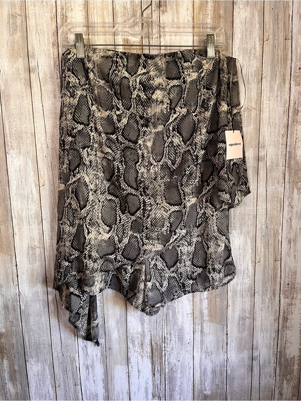 Superdown NWT Snakeskin Strapless Asymmetrical Romper Gray Black M - Picture 3 of 8